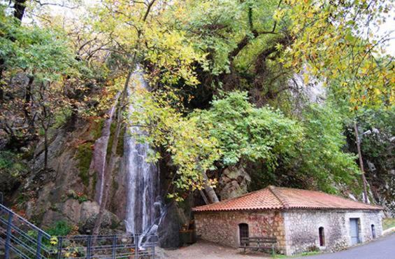 Ξενοδοχείο Πριγκηπικό Λουτρά Υπάτης Εξωτερικό φωτογραφία