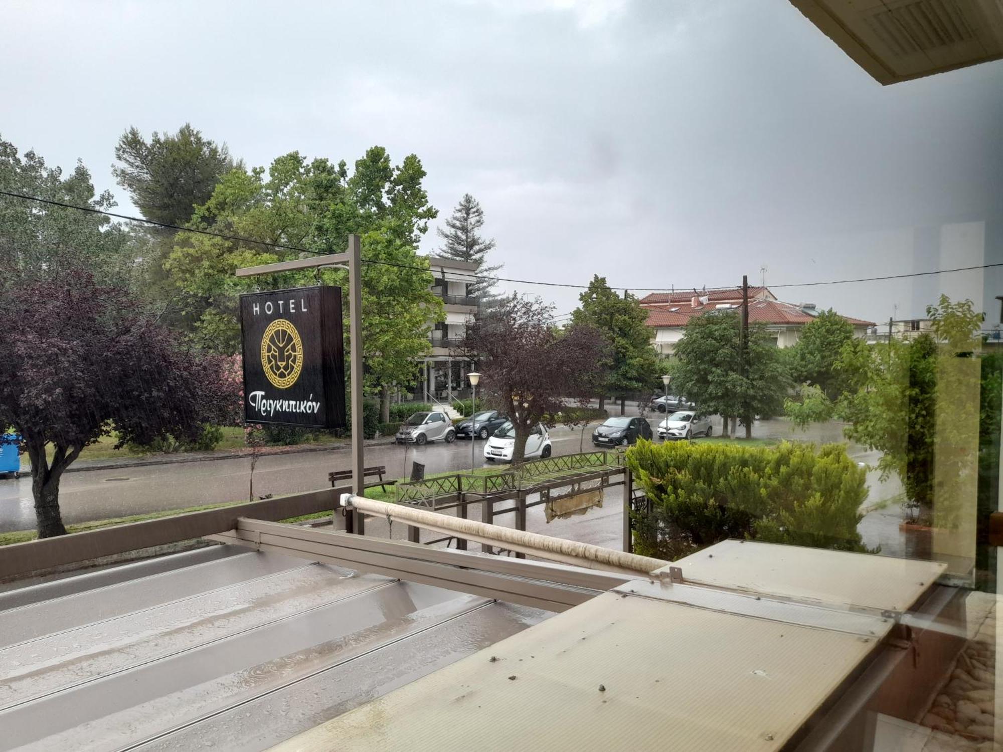 Ξενοδοχείο Πριγκηπικό Λουτρά Υπάτης Εξωτερικό φωτογραφία